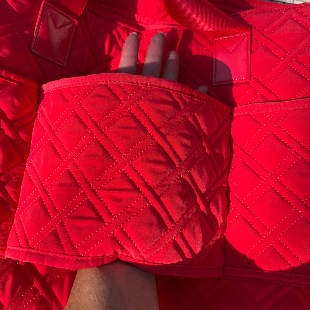 Vera Bradley Vibrant Red Quilted Travel Bag - Picture 12 of 13
